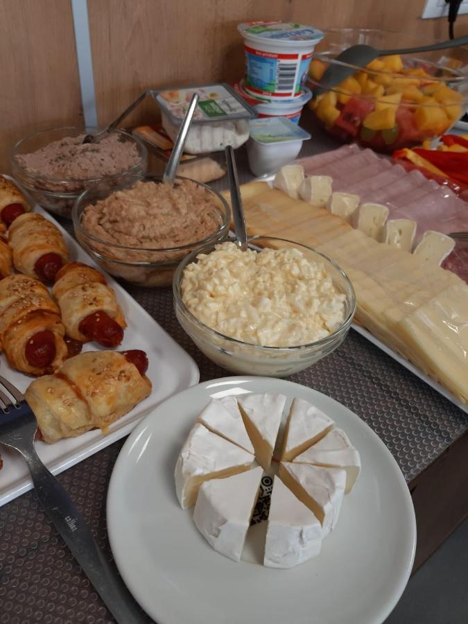 Penzion U Bustiku Sardice Kültér fotó